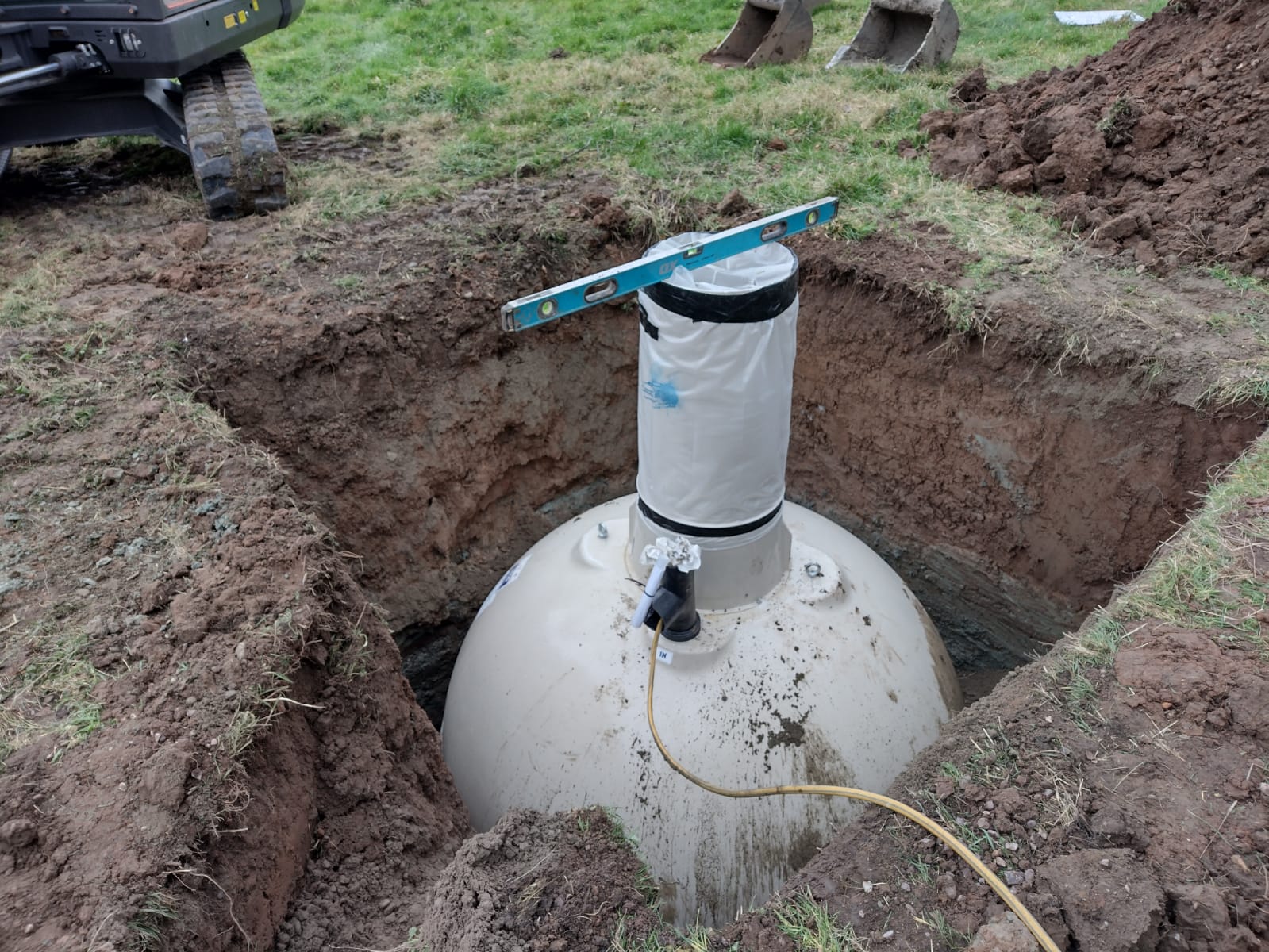 Septic Tank Installation, Drainage and new concrete base pads – Feb 7th 2022